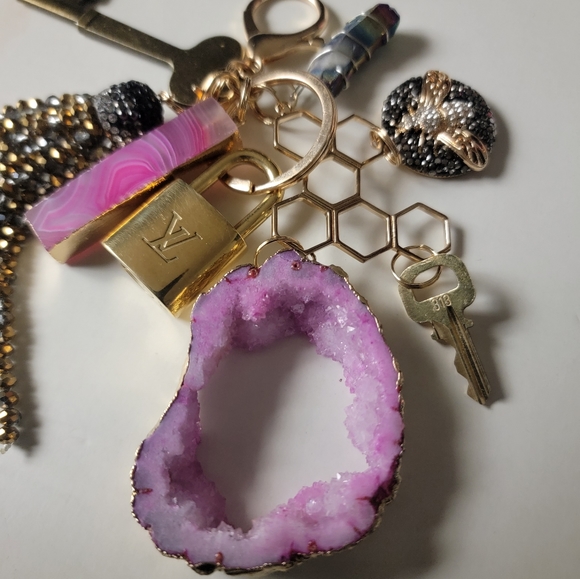 Louis Vuitton lock and key - Picture 3 of 17